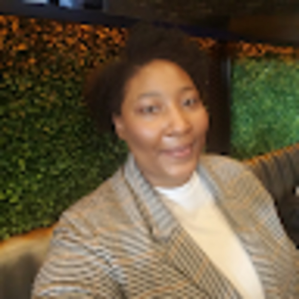 Meet your Posher, Claudia